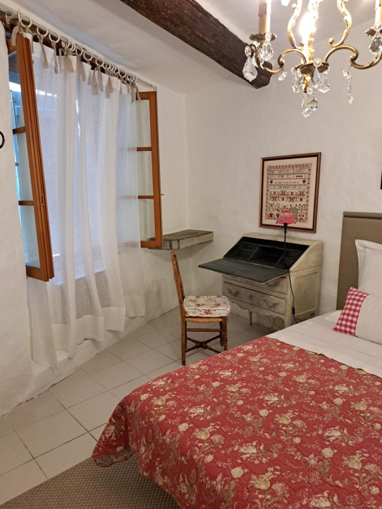 La Maison De Gisele Bed & Breakfast Saint-Victor-des-Oules ภายนอก รูปภาพ