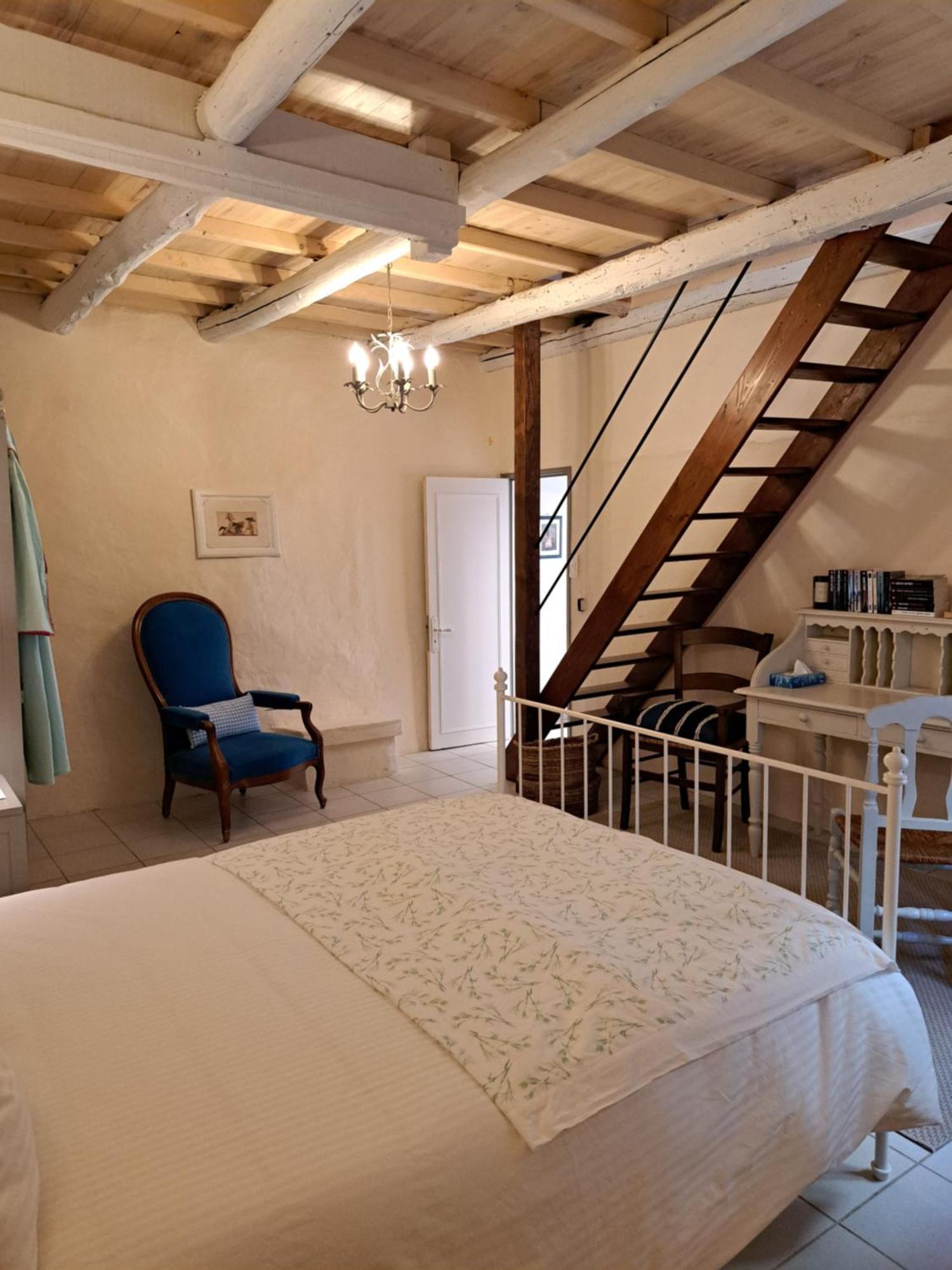 La Maison De Gisele Bed & Breakfast Saint-Victor-des-Oules ภายนอก รูปภาพ