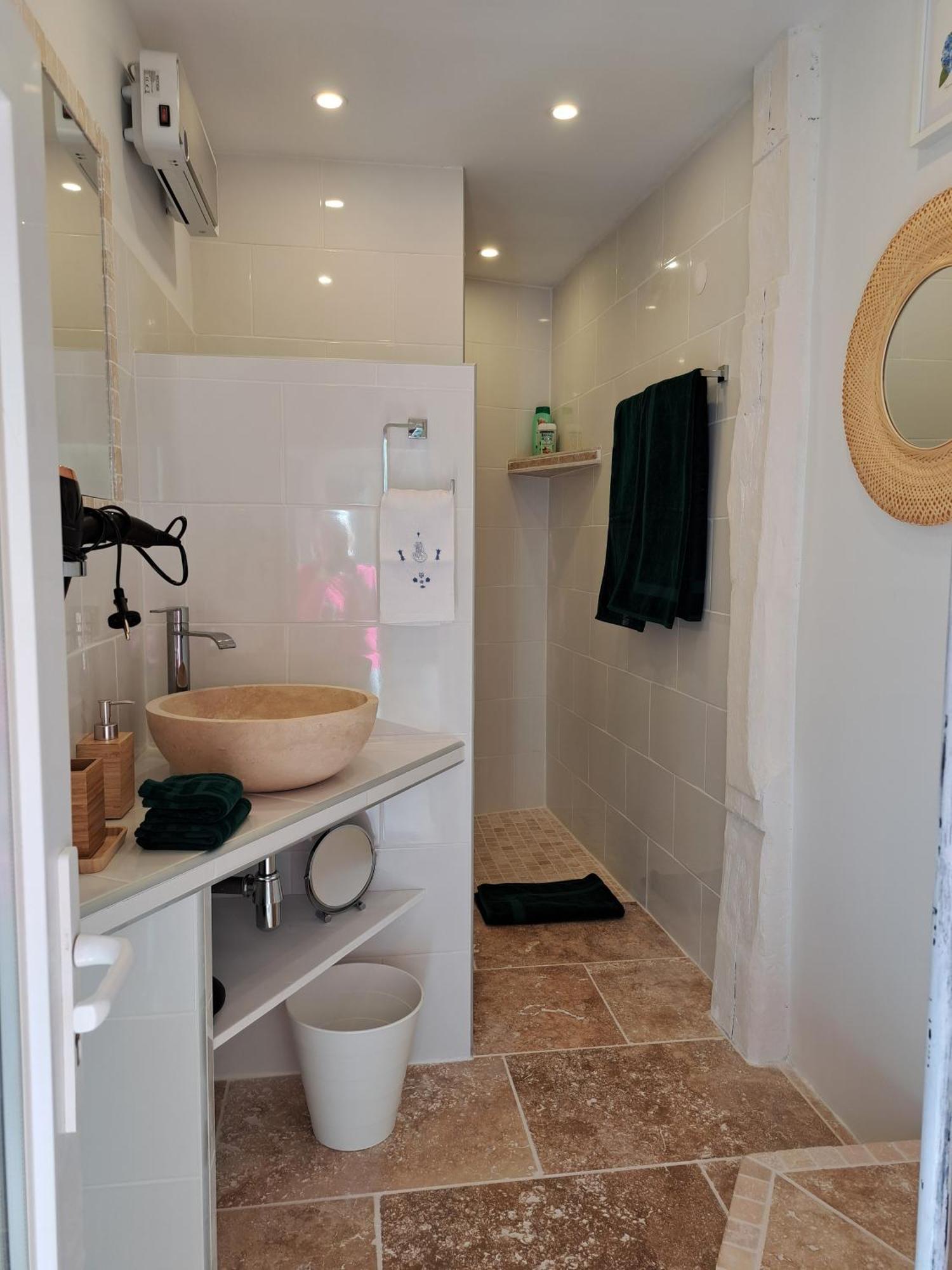 La Maison De Gisele Bed & Breakfast Saint-Victor-des-Oules ภายนอก รูปภาพ