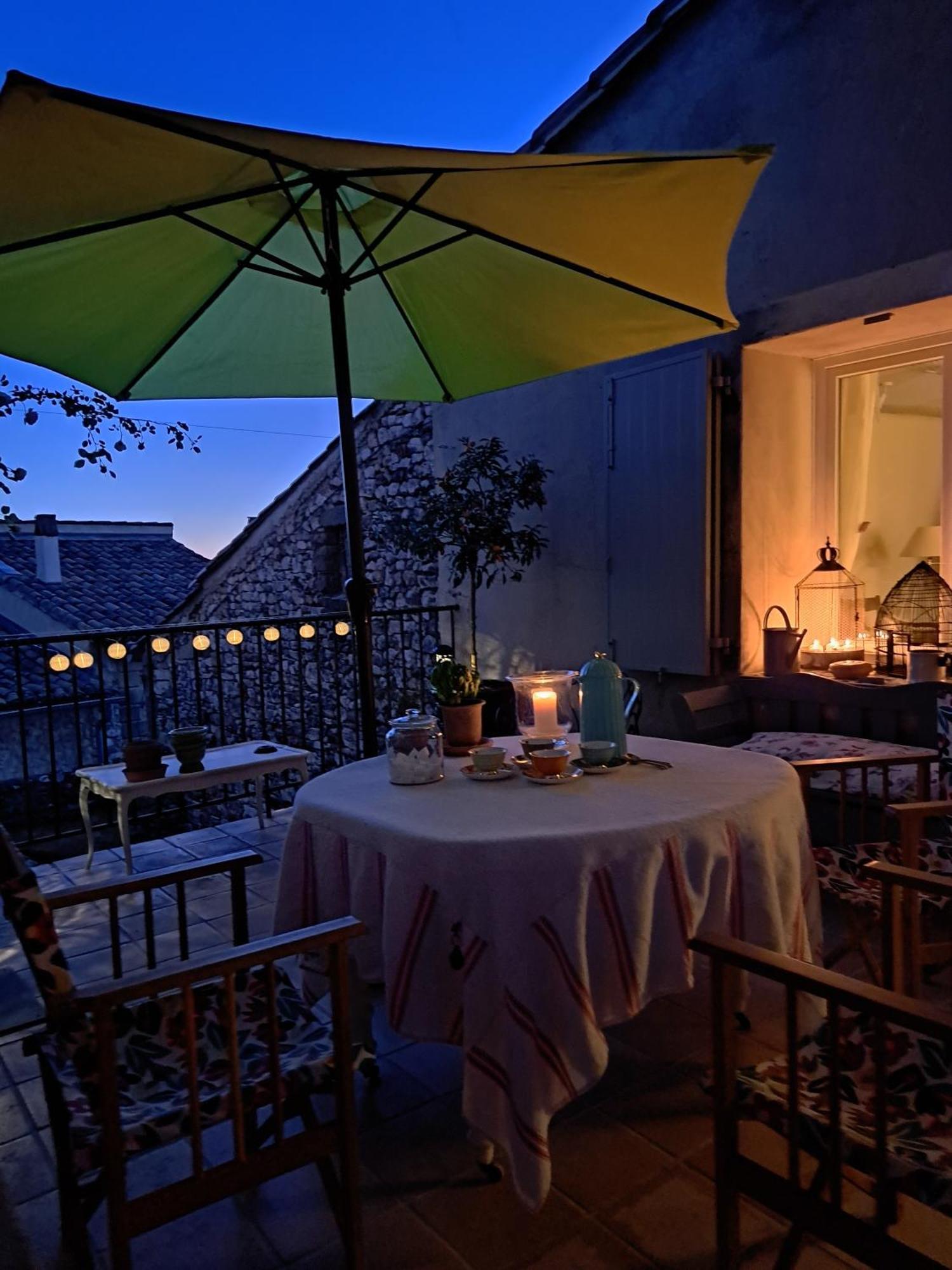 La Maison De Gisele Bed & Breakfast Saint-Victor-des-Oules ภายนอก รูปภาพ